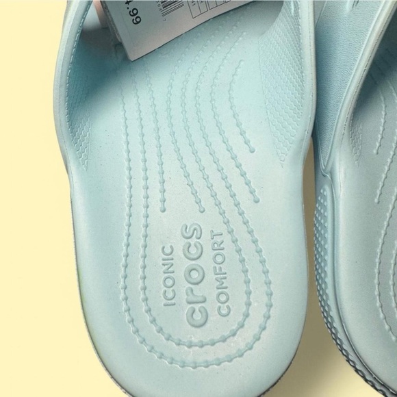 NWT Crocs Classic Sandals - Arctic Blue - Picture 6 of 6